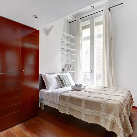 Le Marais & Place De La Republique - 3br 2ba - Vacation Apartment